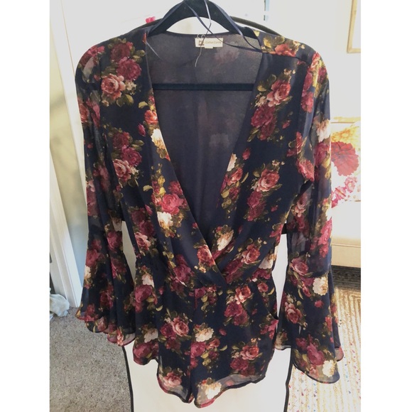 Floral long sleeve romper - Picture 2 of 3